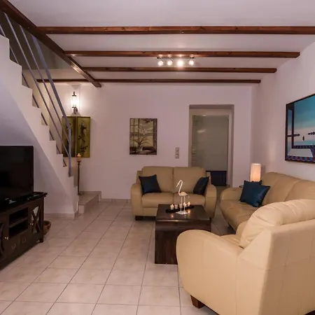 Villa Akron Chania, 1 Maritsa, 2 Suzanna, 3 Ioanna *