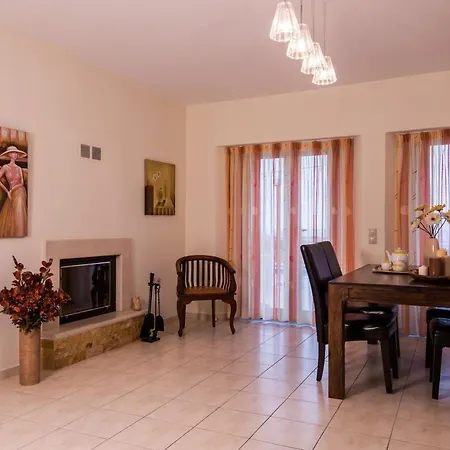 Villa Akron Chania, 1 Maritsa, 2 Suzanna, 3 Ioanna